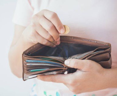 八大行業酒店兼職-年輕人難逃低薪困境，兼職狠賺高薪出頭天 